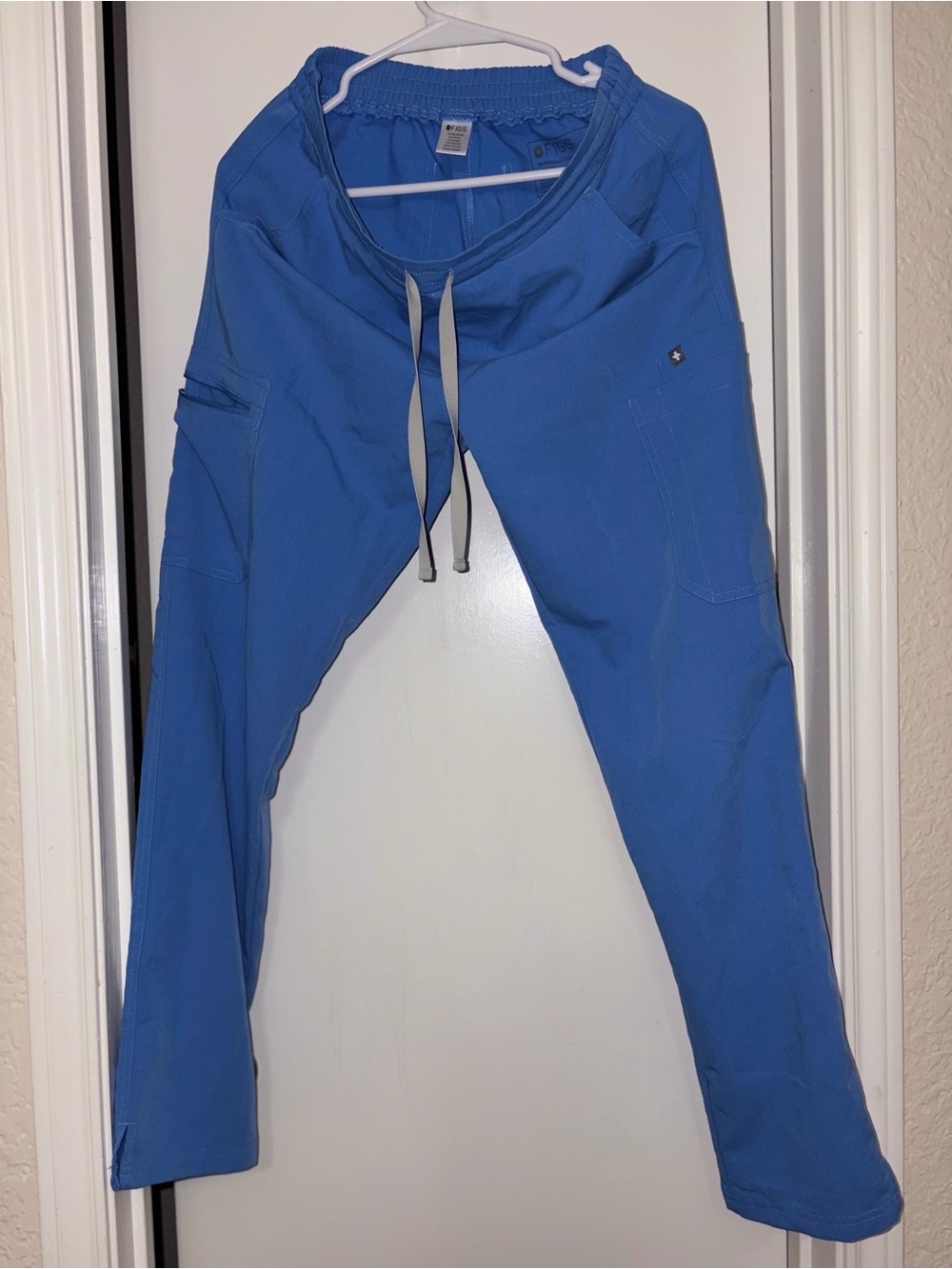 FIGS Technical Collection Women's S Kade Cargo Scrub Pants Royal Blue Straight